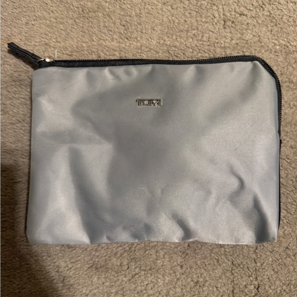 Delta One Tumi Amenity Kit Gray Toiletry Bag New With Tags